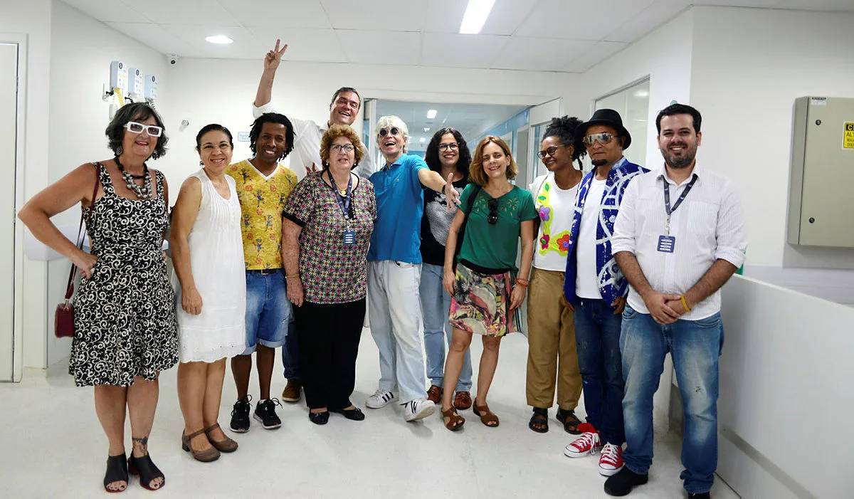 Artistas são recebidos pela diretoria da instituição | Foto: Shirley Stolze | Ag. A TARDE