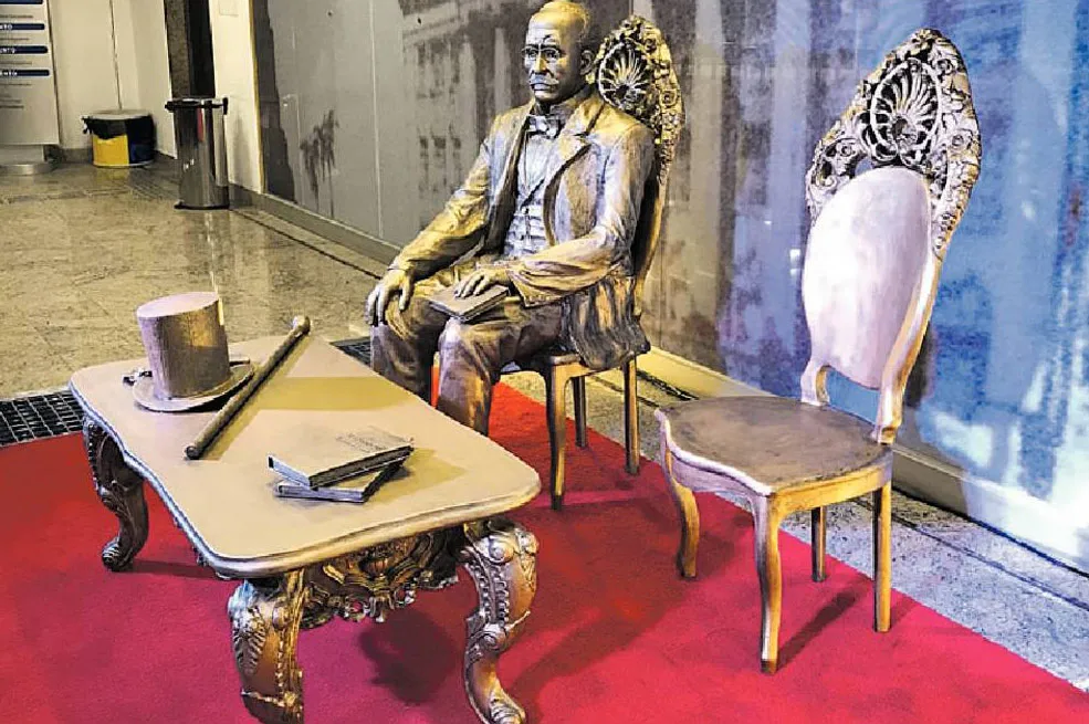 Monumento ao jurista baiano ficará exposto na sede do Tribunal de Justiça da Bahia de forma permanente | Foto: Adriano Biset Queiroz | TJ-BA