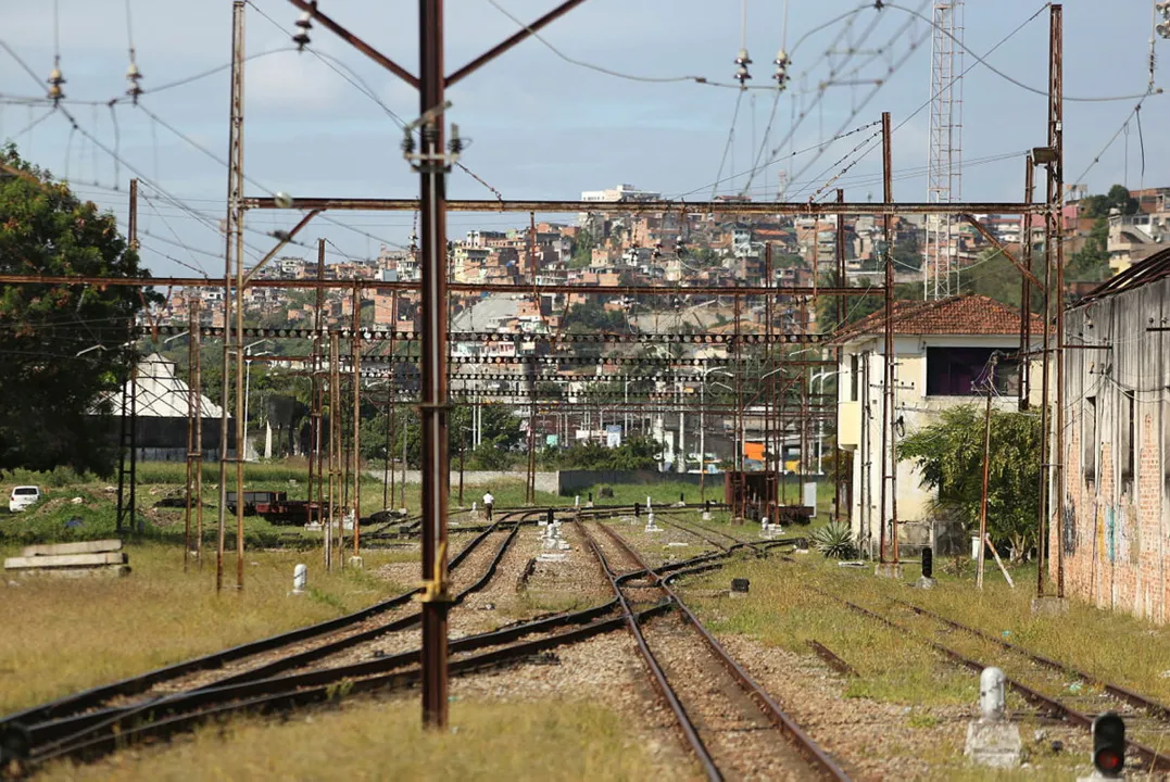 Ùnico trem que circulava sofreu pane | Raul Spinassé | Ag. A TARDE