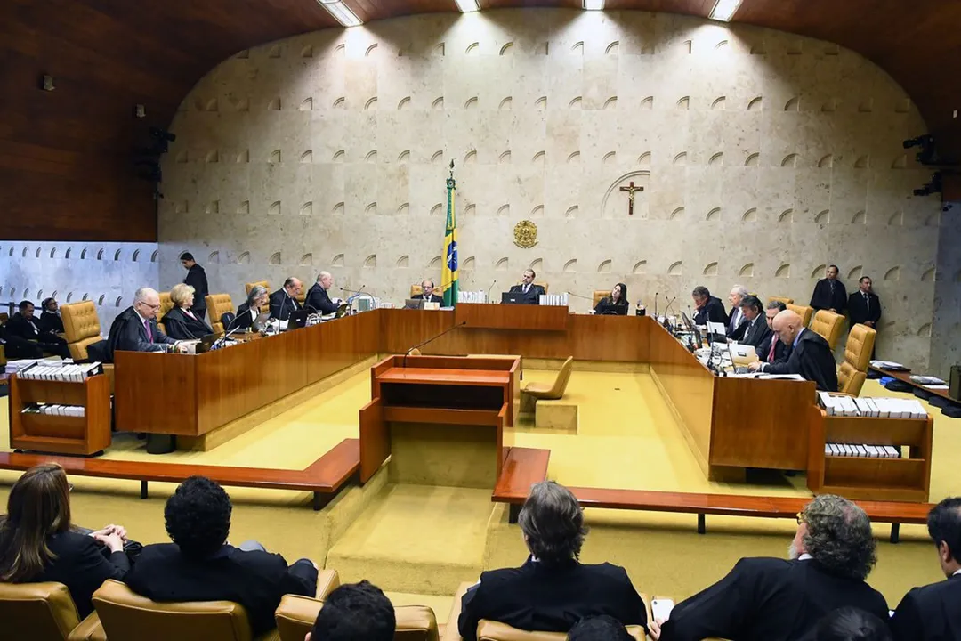 Por 6 votos a 5, a Corte reverteu seu próprio entendimento, que autorizou as prisões, em 2016