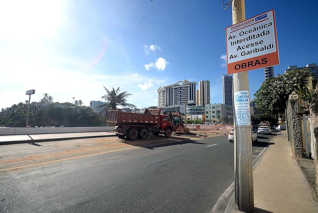 Bloqueio ocorre no sentido Ondina, após a Travessa Bartholomeu de Gusmão | Foto: Divulgação | Transalvador