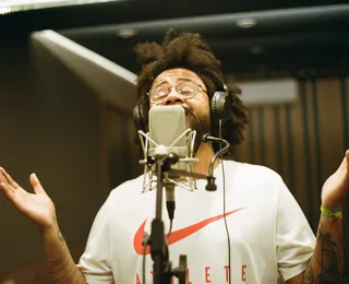 Emicida oferece afeto com o lançamento de seu novo disco 'Amarelo'