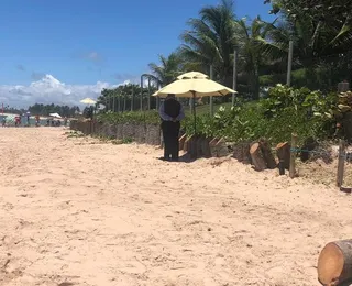 Vereador de Camaçari é denunciado por estimular ocupação irregular de praia