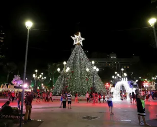 "A cidade se transforma", diz ACM Neto sobre decoração de Natal