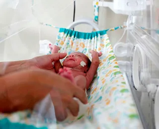 'Desespero': mães de prematuros relatam dificuldades e aprendizados