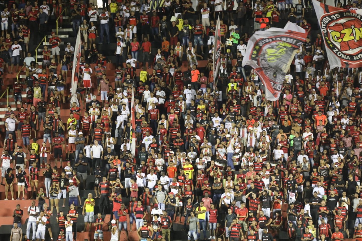 Vitória goleia o Brasil de Pelotas e se afasta do Z4