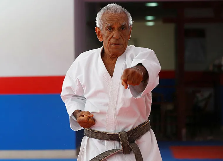 Lutador de 82 anos mostra sua vitalidade e inspira gerações de atletas | Foto: Rafael Martins | Ag. A TARDE