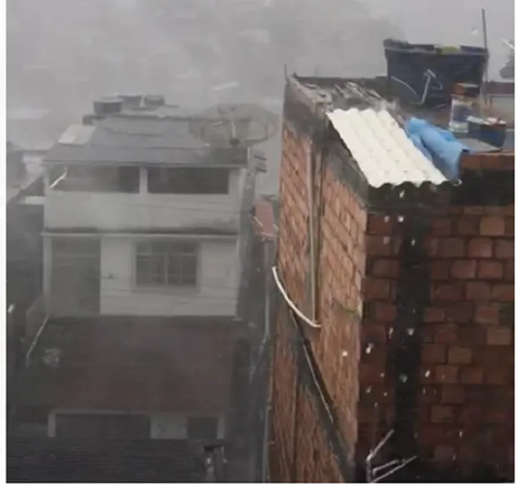 O clima quente e os ventos fortes geraram um ambiente propício para a precipitação de granizo | Foto: Cidadão Repórter | Via Whatsapp