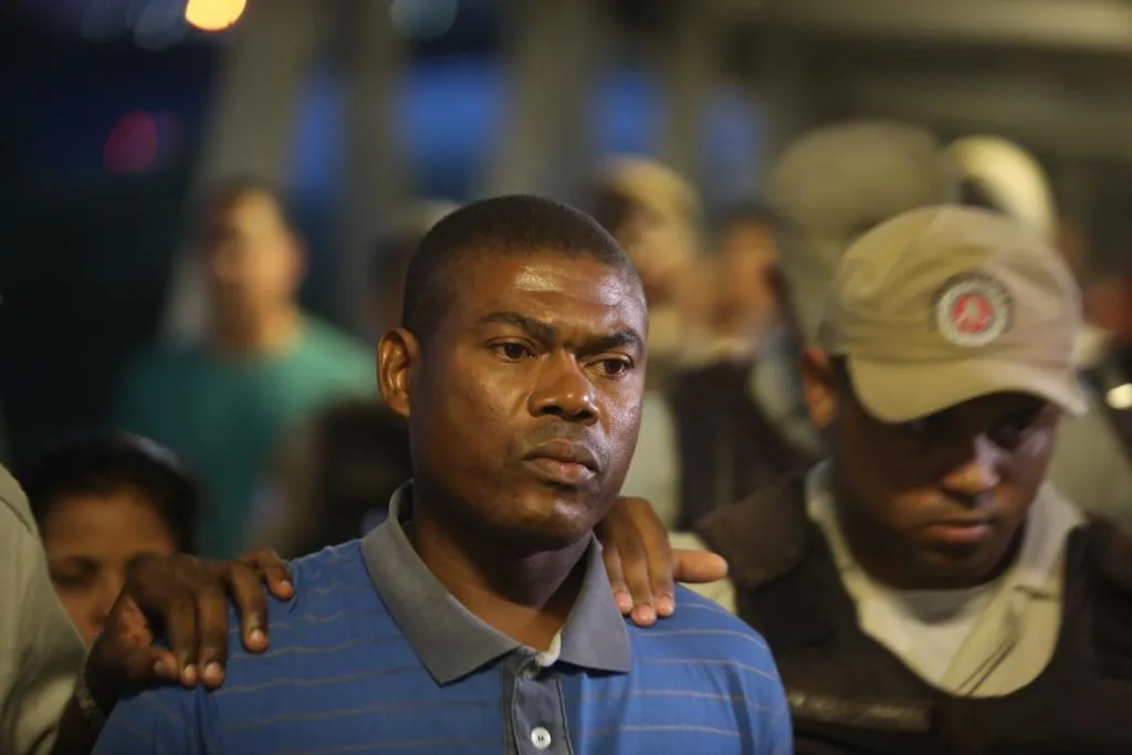 Após quase 2h, refém foi libertado | Foto: Felipe Iruatã | Ag. A TARDE