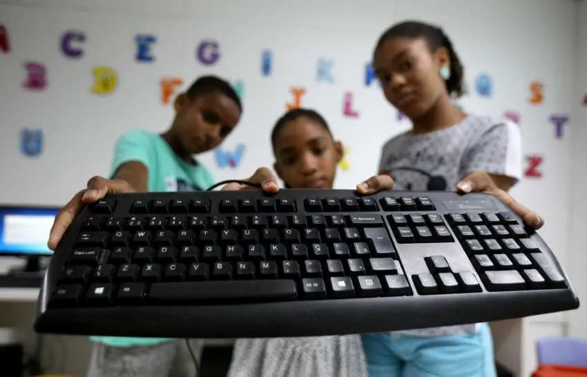 Crianças atendidas pela OAF, localiza na Lapinho | Foto: Felipe Iruatã | Ag. A TARDE