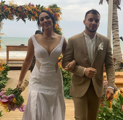 O enlace foi feito na praia | Foto: Reprodução