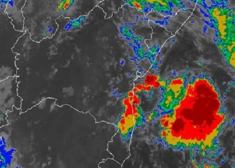 Maior acumulado de chuva, nas últimas 12 horas, foi no bairro de Itapuã | Foto: Divulgação | Inmet