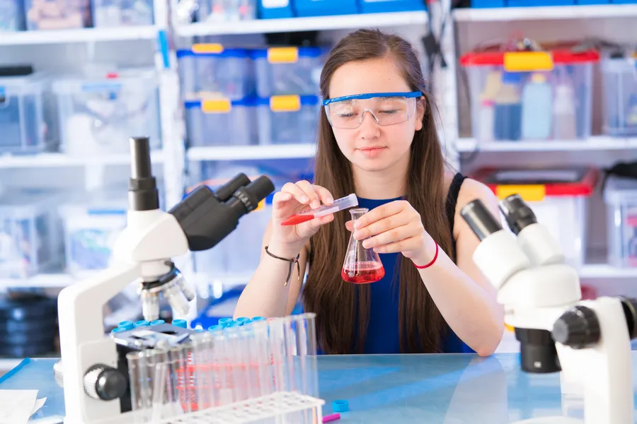 Plataforma digital reúne informações sobre cientistas brasileiras atuantes em diversas áreas.