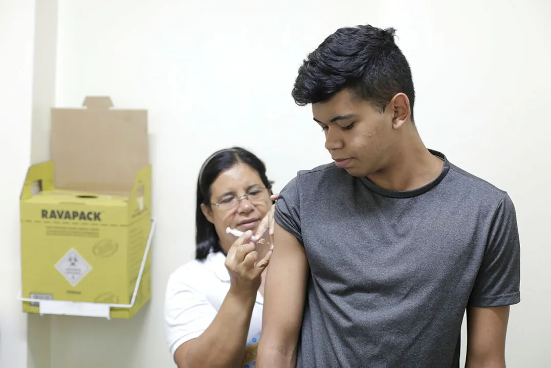 Marcos Moreira destaca a importância da vacinação | Foto: Raul Spinassé | Ag. A TARDE