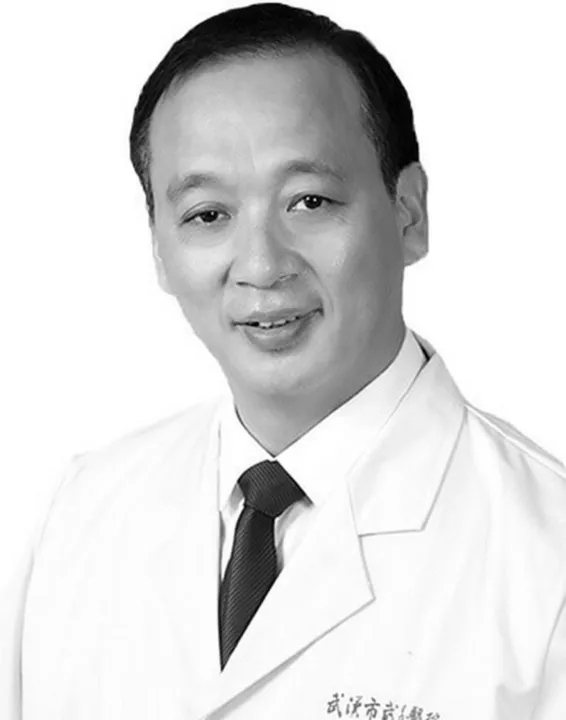 Liu Zhiming, trabalhava no hospital Wuchang, em Wuhan, epicentro da doença | Foto: Reprodução | Twitter | People's Daily