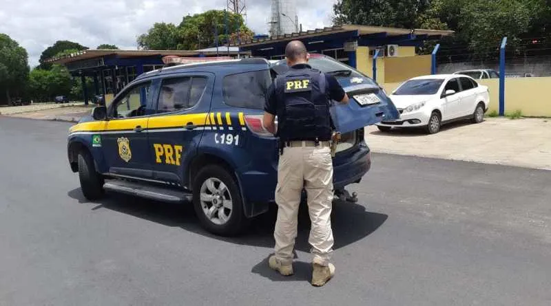 O mandado de prisão preventiva havia sido expedido pela 1ª Vara do Júri e Execuções Penais da Comarca de Teixeira de Freitas | Foto: Divulgação | PRF