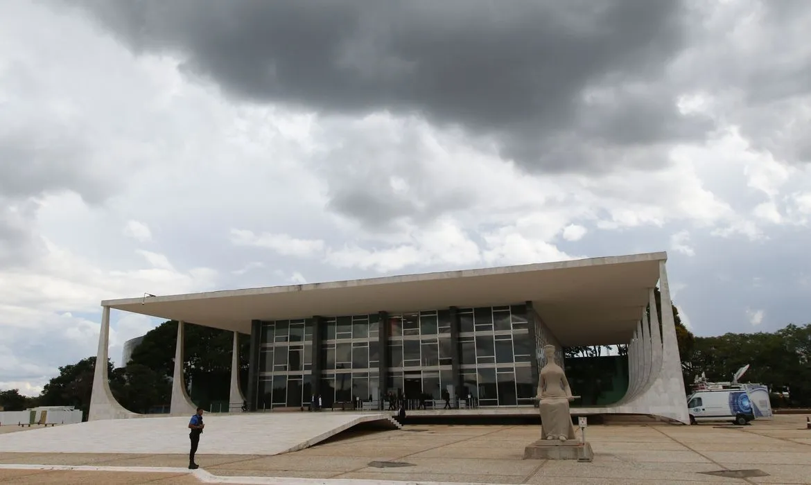 Declarações foram feitas na chegada dos ministros para sessão da tarde na Corte | Foto: Fábio Rodrigues Pozzebom | Agência Brasil