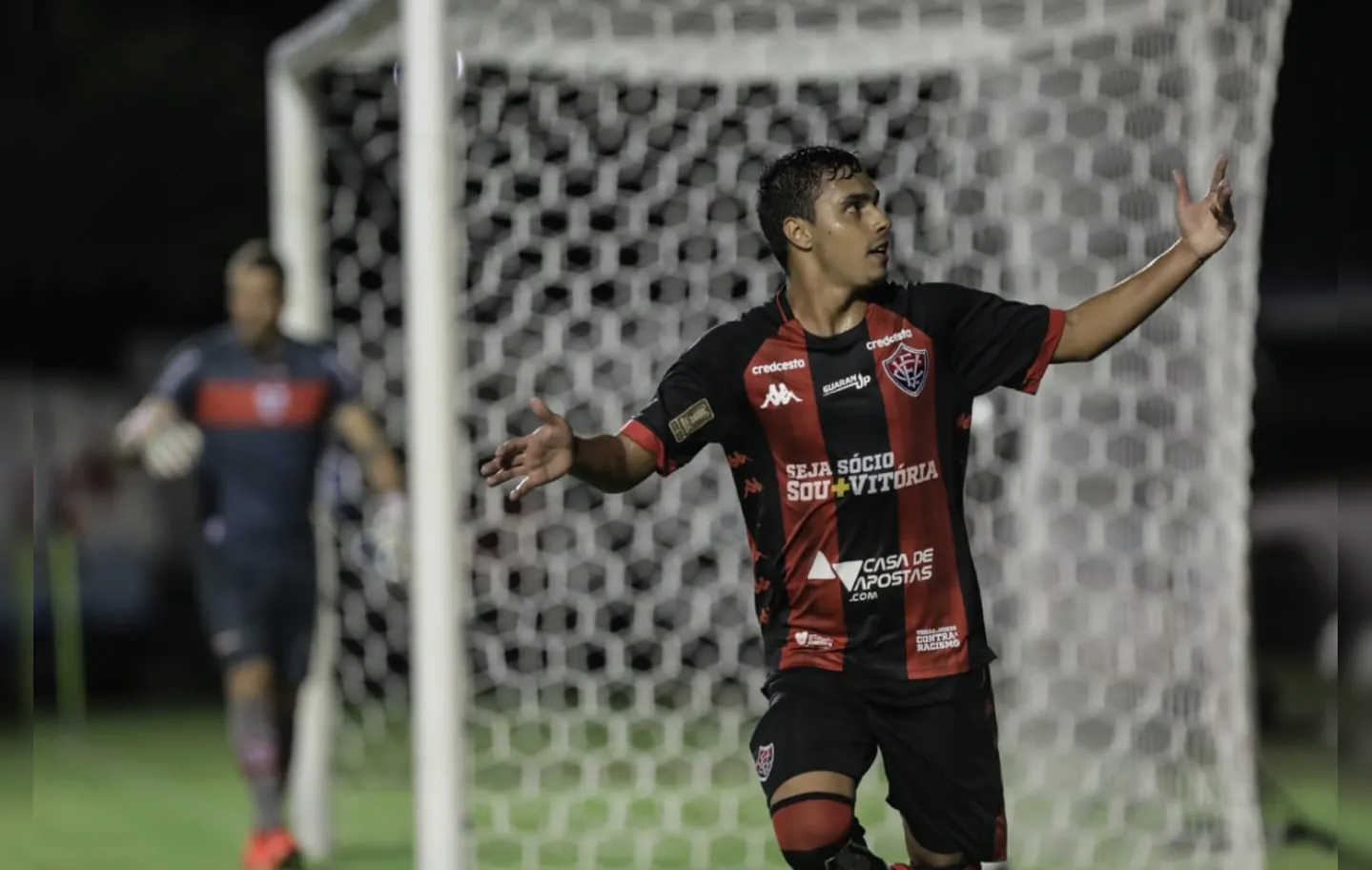 Alisson Farias marcou o gol que garantiu o triunfo do Leão | Foto: Uendel Galter | Ag. A TARDE