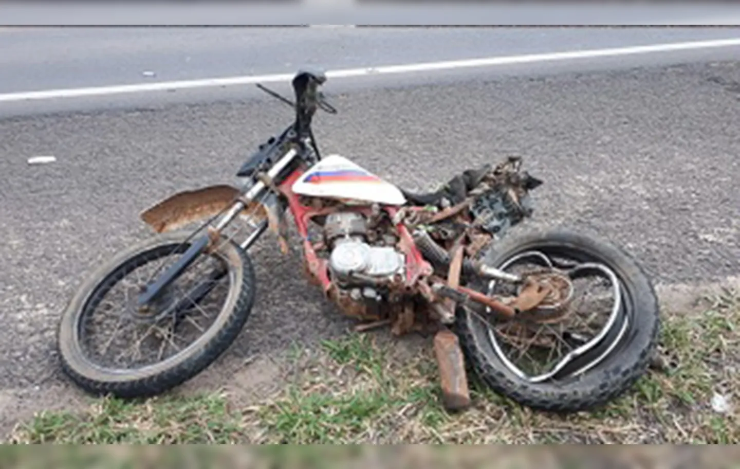 Três vítimas trafegavam na moto quando ocorreu o acidente | Foto: Reprodução | Blog do Netto Maravilha