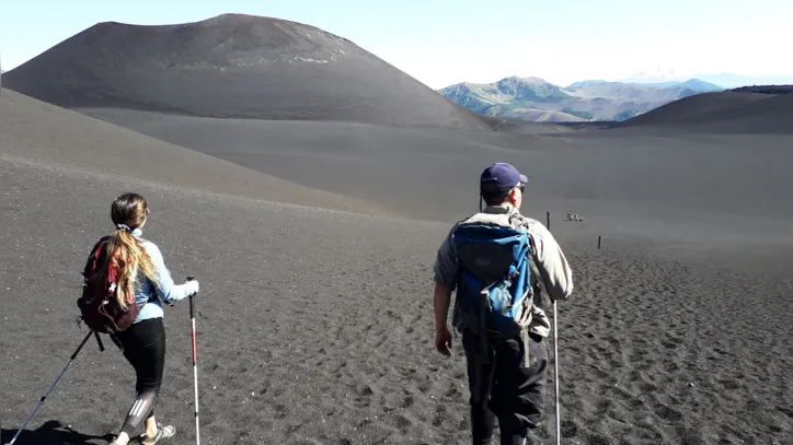 Imagem ilustrativa da imagem Expedição Chile: subida à Cratera Navidad, formada a partir de erupção vulcânica