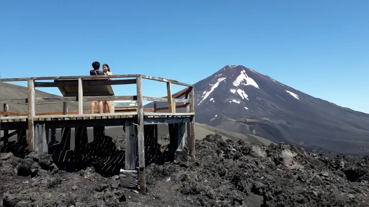 Imagem ilustrativa da imagem Expedição Chile: subida à Cratera Navidad, formada a partir de erupção vulcânica