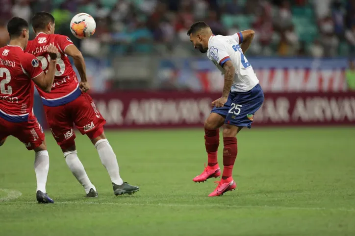 Bahia goleia o Nacional, faz as pazes com torcida e sai em vantagem na 'Sula'