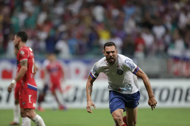 Bahia goleia o Nacional, faz as pazes com torcida e sai em vantagem na 'Sula'
