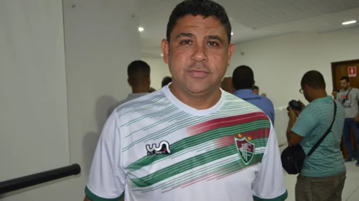 Pastor Tom tentou contratar o goleiro Bruno | Foto: Reprodução | Rota da Informação