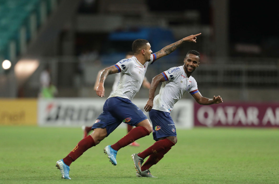 Bahia goleia o Nacional, faz as pazes com torcida e sai em vantagem na 'Sula'