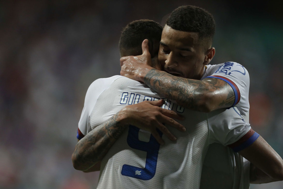 Bahia goleia o Nacional, faz as pazes com torcida e sai em vantagem na 'Sula'