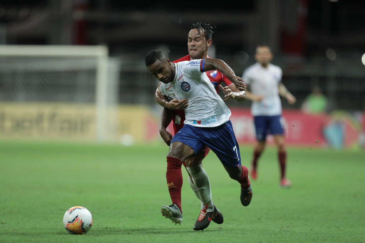 Bahia goleia o Nacional, faz as pazes com torcida e sai em vantagem na 'Sula'