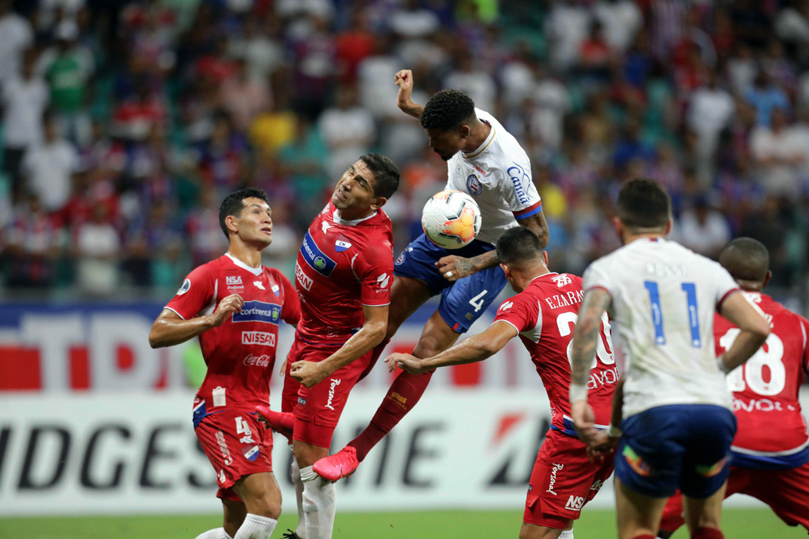 Bahia goleia o Nacional, faz as pazes com torcida e sai em vantagem na 'Sula'