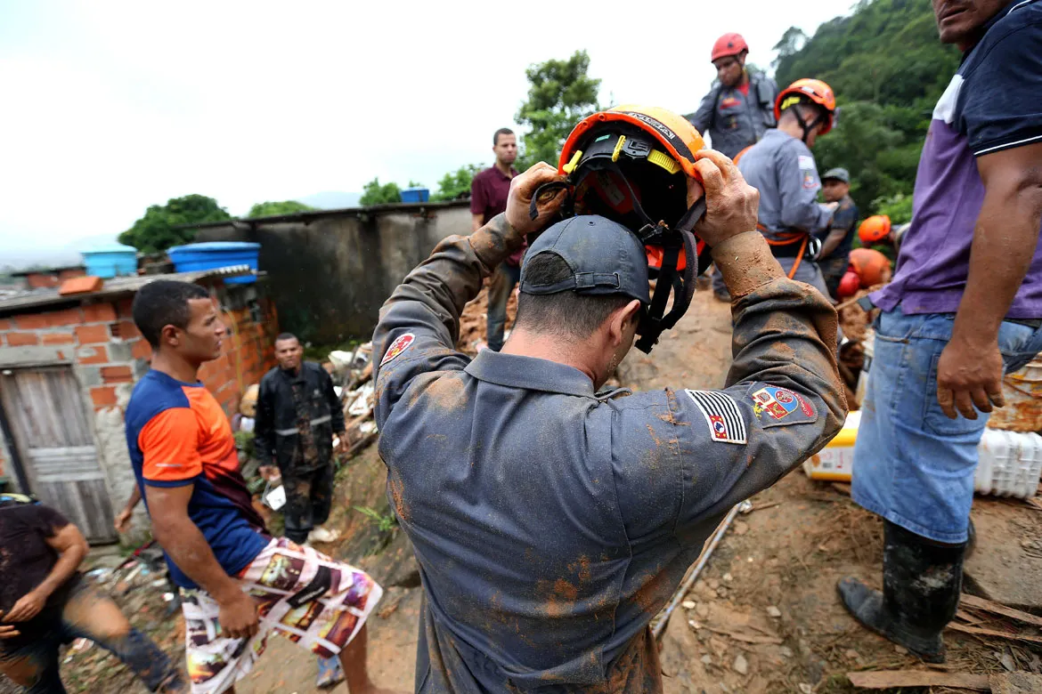 Região também registra 30 desaparecidos | Guilherme Dionizio | AFP