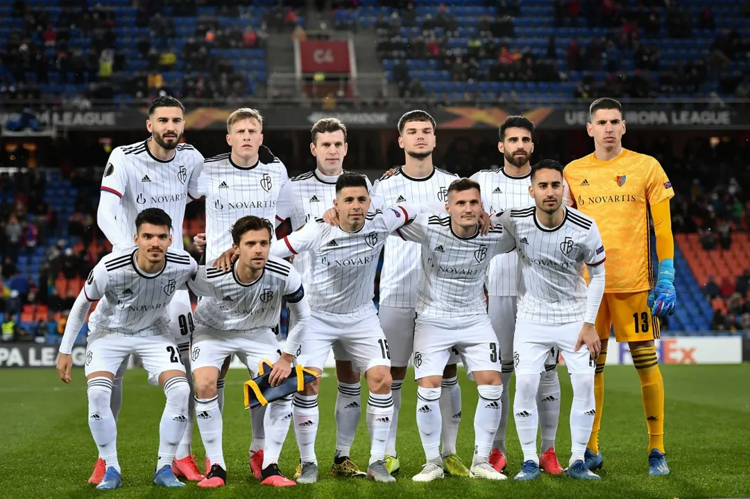 Jogadores do Basel, principal clube da Suiça | Foto: Fabrice Coffrini | AFP