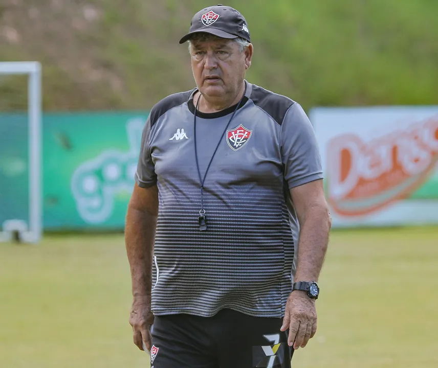 O técnico do Rubro-Negro usou a última partida para testar Jean | Foto: Letícia Martins | ECVitória
