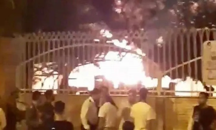 Ação teria sido motivada após rumor da transferência de 10 pacientes com Covid-19 para a cidade de Bandar Abbas | Foto: Reprodução | Redes Sociais