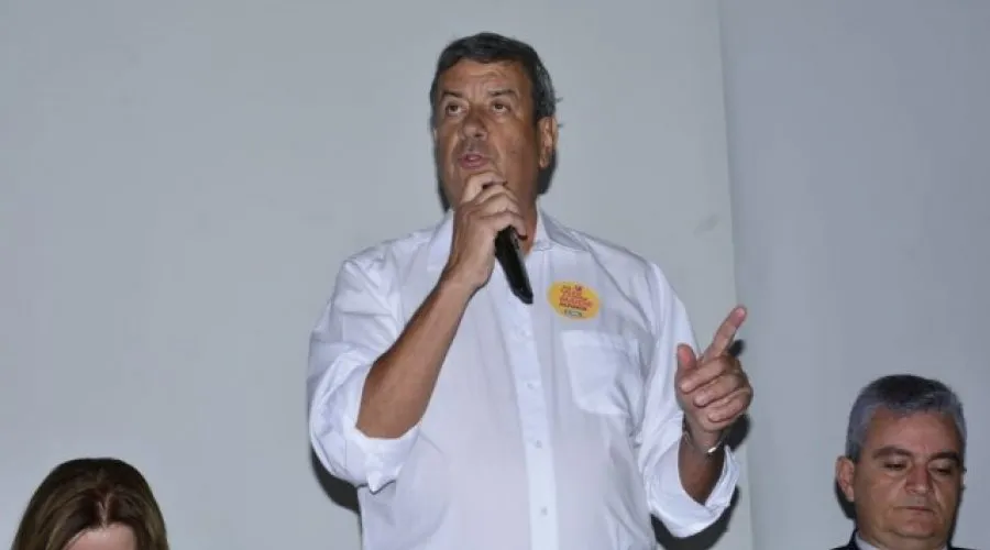 O anúncio foi feito na manhã desta sexta-feira (13) pelo prefeito Colbert Martins, em coletiva de imprensa.