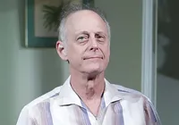 Ator de Crocodilo Dundee, Mark Blum, morre após infecção por coronavírus