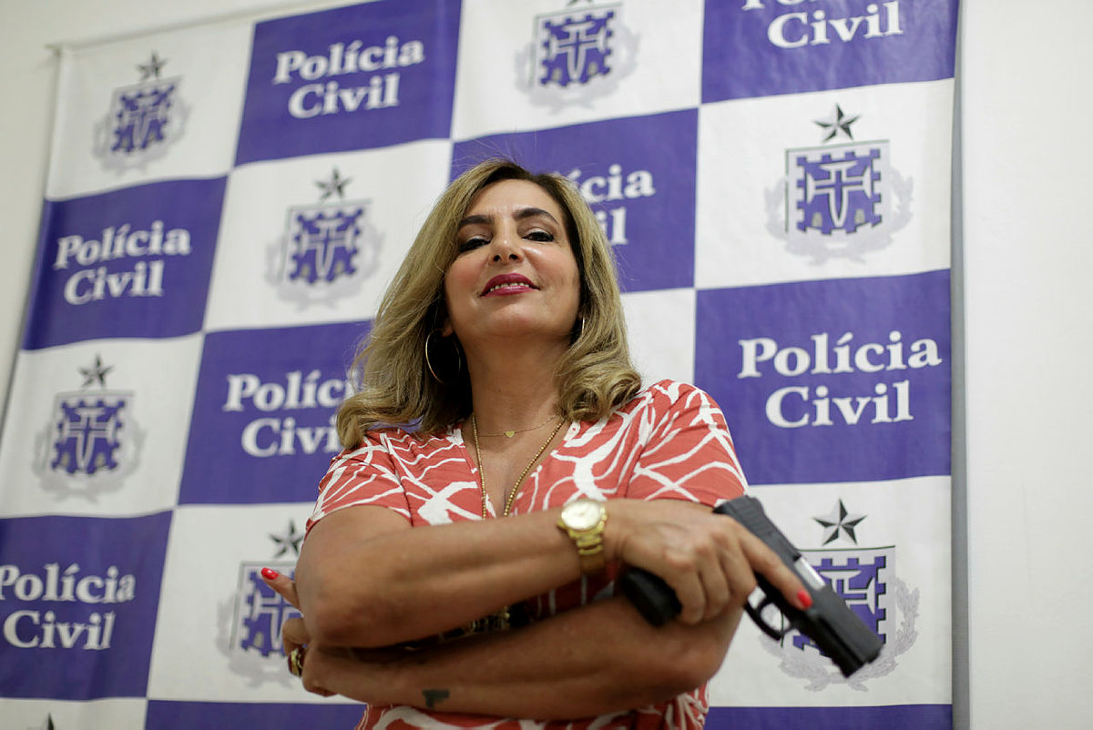 "Já comandei cerca de 500 homens e nunca sofri preconceito explícito", afirma delegada Carmen Dolores