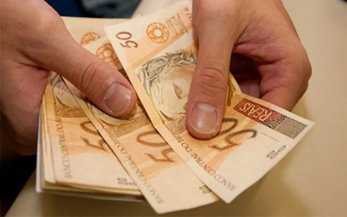Média de salário dos 10% com menor rendimento na Bahia é de R$ 137