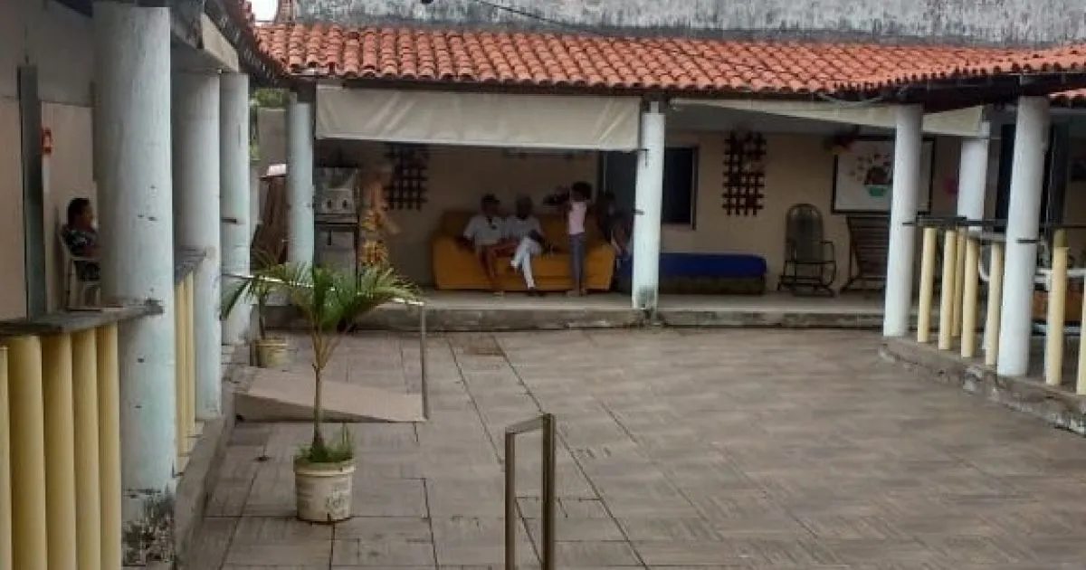 Quem quiser doar pode fazer a entrega dos produtos diretamente na instituição ou agendar uma visita de funcionários, que podem buscar os materiais na residência da pessoa.