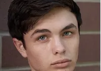 Ator Logan Williams, da série The Flash, morre aos 16 anos