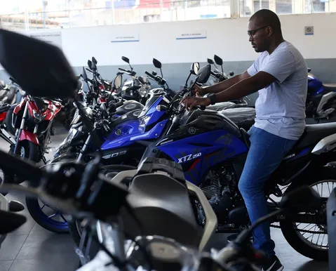 Serviços de entrega brecam prejuízos no segmento de motos - Imagem