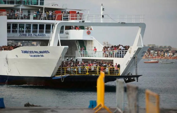 Funcionamento das embarcações será retomado na quinta-feira, 28, e sexta-feira, 29 | Foto: Felipe Iruatã | Ag. A TARDE