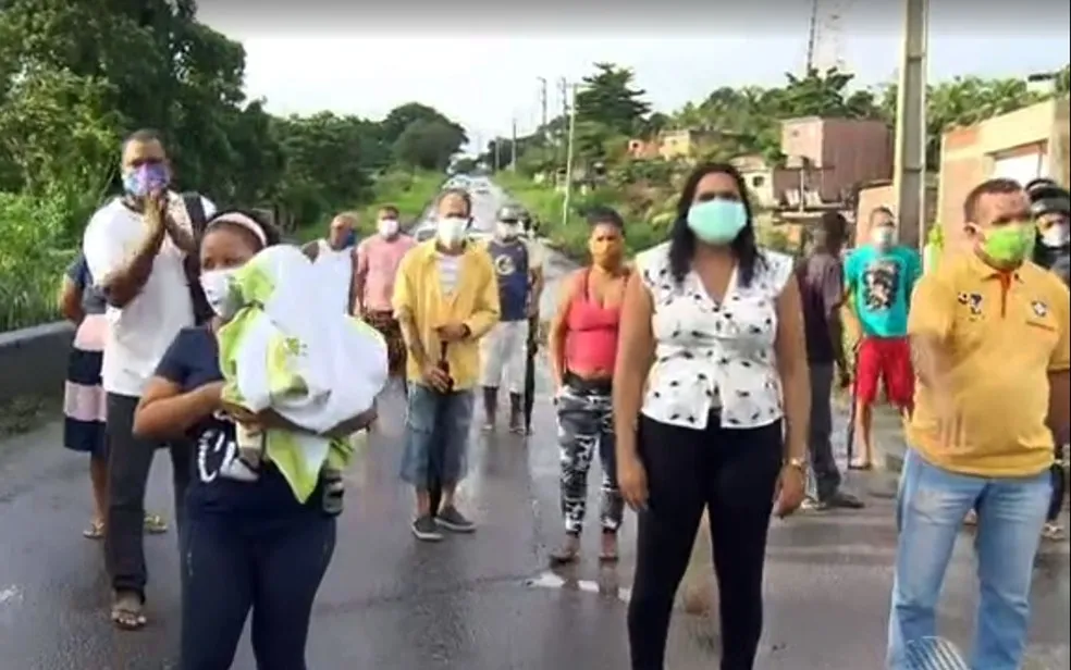 Caso haja rompimento, denunciaram os moradores, a água pode atingir a comunidade do Bosque Imperial de Inema e deixar os moradores do quilombo ilhados.