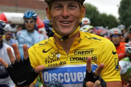 Heptacampeão do Tour de France foi banido do ciclismo | Foto: Joel Saget | AFP