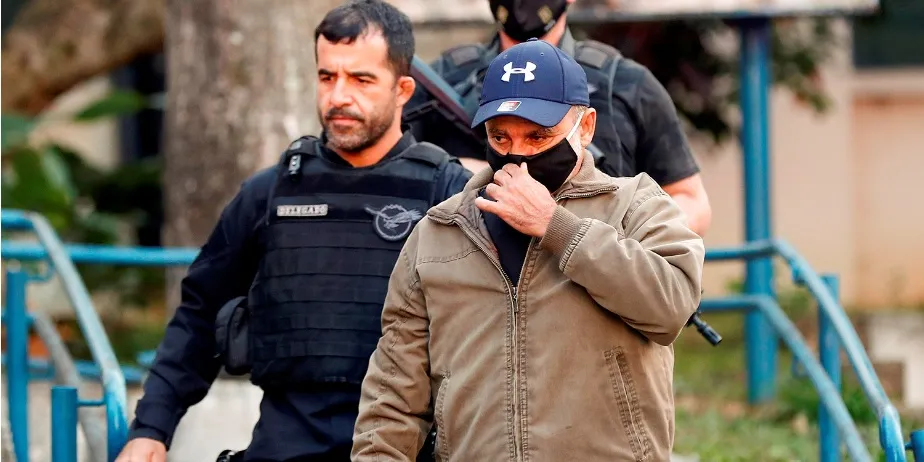 Fabrício Queiroz foi preso em Atibaia (SP) em um imóvel de Frederick Wassef, advogado da família olsonaro