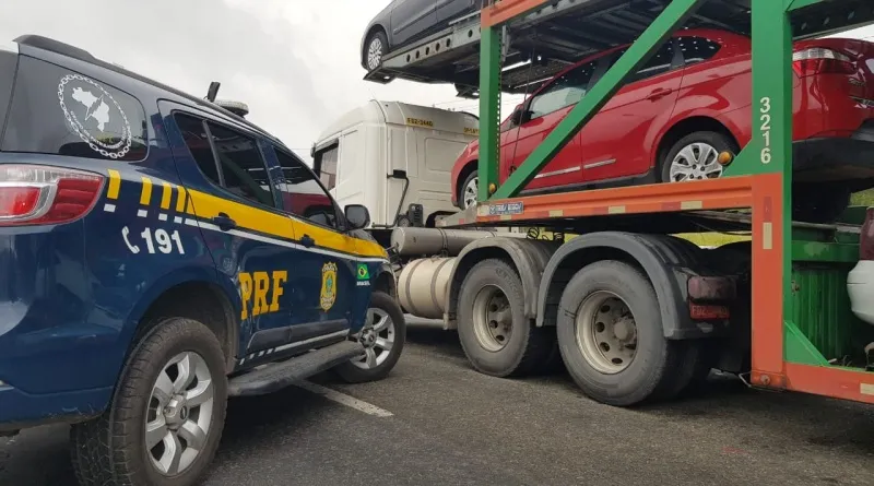 Carro foi roubado no ano passado no interior de São Paulo