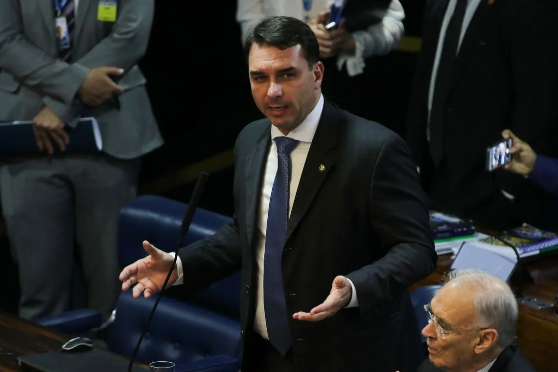 O senador Flávio Bolsonaro é investigado desde janeiro de 2018
