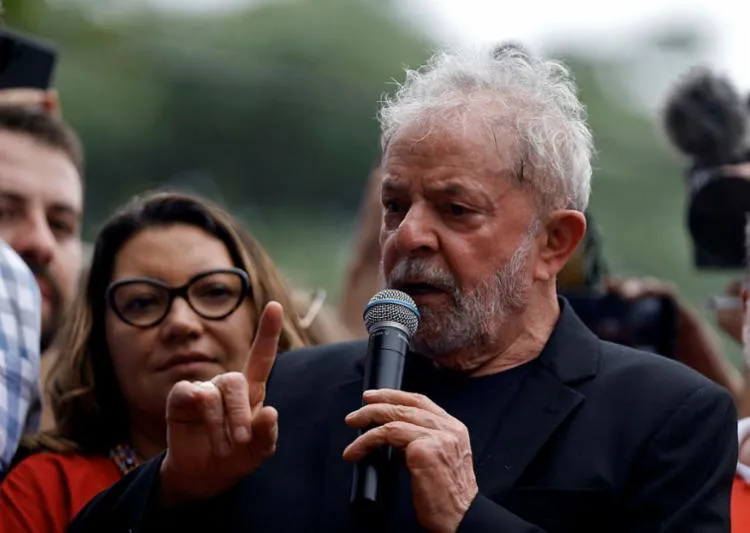 Lula foi preso em 2018 por ação do triplex em São Paulo | Foto: Miguel Schincariol | AFP